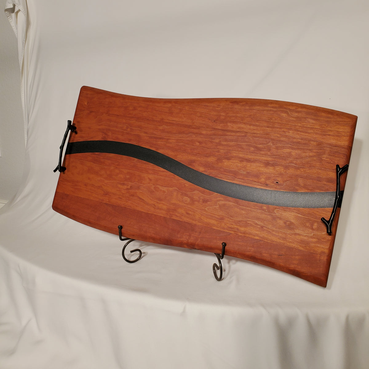 Cherry & Black Wave - 22 Inch